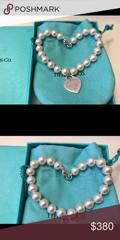 🎁Best for Gift🎁Tiffany Pearl Bracelet with Heart Like New/ length can be adjusted at any tiffany store Tiffany & Co. Jewelry Bracelets Tiffany Pearls, Tiffany Store, Bracelet With Heart, Tiffany Co Jewelry, Pearl Bracelet, Tiffany & Co., Pearl Necklace, Jewelry Bracelets, Like New