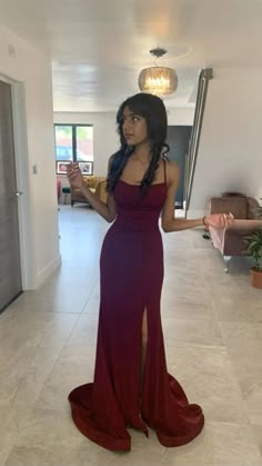 Prom Dresses Red Long Gowns, Red Fitted Prom Dress Long, Prom Dresses Dark Red Burgundy, Prom Dresses On Brown Skin, Dark Red Grad Dress, Dark Red Dress Outfit, Dark Red Dress Prom, Red Fitted Prom Dress, Dark Red Prom Dress Long