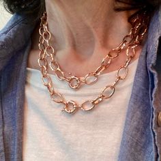 This listing features one single chunky chain necklace in either 16 or 18 inches long. I designed this chunky chain necklace with rose gold plated over iron oval links and an easy open round clasp. Please choose the desired total length in the above box either 16 or 18 Inches.  This necklace can be worn with the clasp in the front or back. You can style this necklace by adding a pendant with an enhancer. The chunky chain oval links are lightly decorated with dainty stamping all around. The neckl Cushion Cut Earrings, Chunky Chain Necklace, 16 Inch Necklace, Chunky Chain Necklaces, Necklace Ideas, Jewelry Outfit, Chunky Necklace, Hanging Pendants, Chain Choker