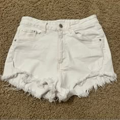 Women’s White Jean Shorts From Zara. So Cute And Comfortable. Never Worn And Perfect Condition Cheap Basic Bottoms With Built-in Shorts, Cheap Washed Blue Short Bottoms, Cheap Light Blue High Waist Jean Shorts, Cheap Blue Short Leg Shorts, Cheap H&m Shorts With Elastic Waistband, Affordable Beachy Low-rise Bottoms, Trendy Short Bottoms At Cheap Price, Basic Bottoms With Built-in Shorts At Cheap Price, Cheap Bottoms With Built-in Shorts