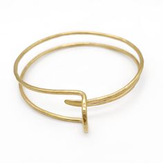 Available colors: brass, copper, or silver

Size: approximately 7"; slightly adjustable



Materials: brass, copper or silver Gold Bracelet, Bangles, Copper, Buckle, Brass, Silver, Gold, Color