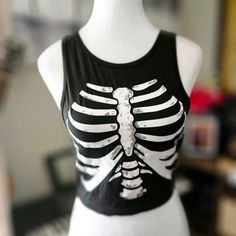 Short T-Shirt With Skeleton Print, Soft And Stretchy Fabric, Round Neck, Short Sleeves. Skeleton Shirt Cutout, Skeleton Tank Top, Skeleton Top, Ribbed Shirt, Skeleton Print, Skeleton Shirt, Short T Shirt, Skull Shirts, Black Tank Top