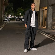 Achraf Hakimi, Arab Men Fashion, Cute Football Players, Soccer Boyfriend, Soccer Inspiration, Outfit Streetwear, Arab Men