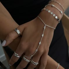 The Afterglow Hand Chain is the perfect accessory to take your style to the next level. This bezel stone hand chain will have you channeling your inner Hailey Bieber vibes in no time! So rock the look and watch your style glow! Hand Chain Jewelry, Hand Chain Bracelet, Hand Bracelet, Classy Jewelry, Stacked Jewelry, Hand Chain, Jewelry Lookbook, Jewelry Outfit, Hand Jewelry