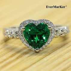 Love it! Green Engagement Rings, Princess Jewelry, Magical Jewelry, Bling Rings, Pretty Rings, Emerald Ring, Cocktail Rings, Ring Necklace, 925 Sterling Silver Ring