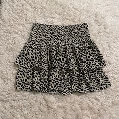 - New With Tag Casual Leopard Print Mini Bottoms, Casual Leopard Print Flowy Skirt, Casual Flowy Leopard Print Skirt, Casual Leopard Print Skirt For Day Out, Casual Leopard Print Skirt For Spring, Casual Leopard Print Skirt For Summer, Casual Brown Ruffled Mini Skirt, Summer Leopard Print Mini Skirt, Leopard Print Mini Skirt For Summer