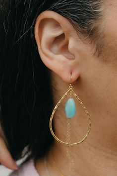 If you're looking for the perfect all-around dangle earring, the Chrissy Earrings are it! These teardrop earrings come in gold or silver and can take you from a wedding to everyday. Wear these teardrop dangle earrings with your favorite outfit. Everyday Teardrop Earrings With Ear Wire, Modern Teardrop Earrings With Ear Wire, Contemporary Jewelry With Teardrop Ear Wire, Gold-tone Tarnish Resistant Teardrop Hoop Earrings, Handmade 14k Gold-filled Teardrop Chandelier Earrings, Elizabeth Jewelry, Great Gifts For Women, Jewelry Website, Teardrop Dangle Earrings