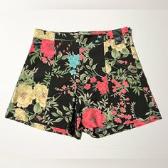 New York & Company Floral High Waisted Flowy Shorts Size 6 Nwt Trendy High Waist Floral Print Shorts, Stretch Floral Print Shorts, Trendy High-waisted Floral Shorts, Fitted Casual Shorts With Floral Print, Trendy Fitted Floral Print Shorts, Fitted Floral Print Shorts, Fitted Summer Bottoms With Floral Print, Black Floral Print Shorts, Fitted Floral Print Summer Bottoms