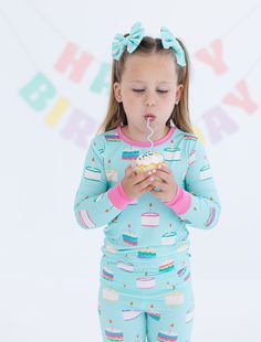 These pajamas are a perfect combination of comfort and style! Crafted from a blend of bamboo viscose and spandex fabric, they provide a soft and snug fit, while their adorable prints are sure to make them a sleepwear favorite. The breathable fabric keeps little ones comfy all night long. MATERIAL/FEATURES: -95% viscose from bamboo, 5% spandex -made from bamboo viscose not treated with any harsh chemicals -tagless for added comfort -buttery soft and great for sensitive skin **Colors may vary slig