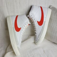 Size: 8.5 Men's Style: Cz1055 101 -Brand New With Box Only No Box Lid -We Take Our Own Pictures To Give You The Best Description Of What You Will Receive. - Same Day Shipping All My Footwear / Apparel Is 100% Authentic. -Firm Price. Thank You! Nike White Sneakers With Red Sole, Nike Mid-top Skate Shoes With Red Sole, Classic High-top Sneakers With Red Sole For Sports, Mid-top White Skate Shoes With Red Sole, White Synthetic Skate Shoes With Red Sole, Sporty White High-top Sneakers With Red Sole, White High-top Sneakers With Red Sole, Casual White Basketball Shoes With Red Sole, Casual Mid-top Custom Sneakers In University Red