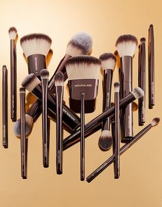 Vegan Brush Collection | Hourglass Cosmetics Makeup Contouring, Fall Wishlist, Alat Makeup, Makeup Wishlist, Hourglass Cosmetics, Dope Makeup, Organized Life, Fancy Makeup, Foundation Makeup