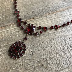 Antique Garnet Necklace, Victorian Bohemian, Deep Color, Period Jewelry, KH - Etsy Polska Exquisite Round Stone Necklace, Vintage Stone Necklace For Wedding, Vintage Stone Necklace For Gift, Formal Necklace With Round Beads And Stones, Formal Necklaces With Round Beads And Stones, Antique Ruby Necklace For Formal Occasions, Victorian Jeweled Necklaces For Formal Occasions, Vintage Round Necklaces With Stones, Victorian Jeweled Pendant Necklace