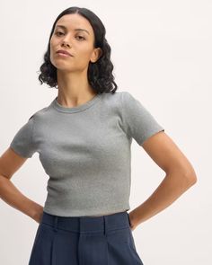 The ’90s Rib Tee Mid Heather Grey – Everlane Soft Gamine, Knit Tops, Sleeve Detail, Ribbed Fabric, High Waist Jeans, The 90s, Infant Tees, Heathers, Heather Grey