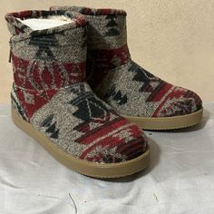 Nwt Women's Indigo Rd. Fur Lined Ankle Boots Size 6 Red Flat Heel Winter Boots, Red Flat Heel Boots For Winter, Red Ankle Booties For Winter, Red Round Toe Booties For Winter, Red Winter Ankle Booties, Casual Red Winter Boots, Casual Red Ankle Booties, Casual Red Boots With Flat Heel, Casual Red Flat Heel Boots