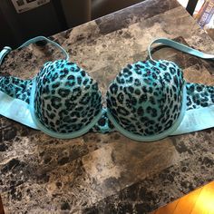 Nwt Victoria’s Secret Leopard Print Push Up Bra Size 34d This One Says The Date Push Up It Is A Beautiful Light Aqua With White And Dark Aqua And Black Leopard Spots Soft Comfortable Light Aqua Band With The Word Pink On It This Bra Is Stunning!!! Hotel Wardrobe, Closet Outfits Ideas, Aqua Band, Leopard Print Bra, Spn Dr, Dark Aqua, Metallic Lips, Halloween Board, Victoria Secret Pink Bras