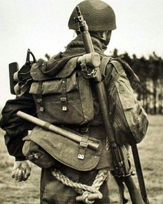 Battle Of Normandy, Operation Market Garden, Operation Overlord, Parachute Regiment, British Army Uniform, Military Photography, British Uniforms, Ww2 History, British Soldier