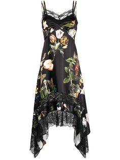 This Monse slip dress features an all-over floral print, lace detailing, a sweetheart neck, adjustable spaghetti straps, a slip-on style, and an asymmetrical hem. Hourglass Body Shape Fashion, Dark Dress, Versace Outfit, Exclusive Fashion, Denim Dress, Day Dresses, All Fashion, Spaghetti, Boho Fashion