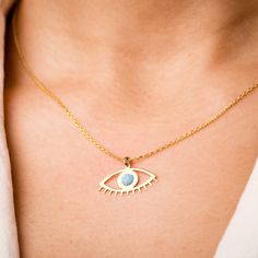 Handmade Gold Evil Eye and Hamsa Necklace, symbol of protection jewelry! 14K solid gold charm features a stunning evil eye pendant paired perfectly with the symbolism of spiritual protection. The symbol is believed to ward off negative energies so it's a protective amulet both stylish and meaningful, the ideal gift for yourself or someone dear to you. 🧿 GOLD EVIL EYE NECKLACE * It's handmade & personalized. You can personalize everything about this custom necklace. * Combines style and protecti Protective Amulet, Gold Evil Eye Necklace, Solid Gold Charms, Custom Coins, Evil Eye Necklace Gold, Protection Jewelry, Hamsa Charm, Hamsa Necklace, Spiritual Protection