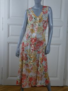 Sleeveless Dress Summer, Lightweight Dress, Pastel Flowers, Pastel Floral, Floral Sleeveless, European Vintage, Vintage Button, Dress Length, Flower Patterns