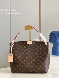 Peta Fashion Lu-Vi bags - 17306 A+ Excellent Quality copies; Contact us if you've any questions in your mind. Fan Fashion, Beige Bag, Handbag Wallet, Affordable Luxury, Monogram Canvas, Evening Bags, Louis Vuitton Bag, Louis Vuitton Monogram, Luxury Bags