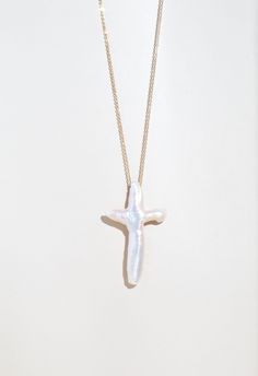 Summer Jewlery, Pearl Cross Necklace, Surf Jewelry, Cross Shape, Preppy Jewelry, Slay All Day, Jewelry Accessories Ideas, Necklace Ring, Dope Jewelry