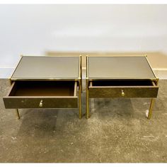 Width: 40 centimeters Height: 54 centimeters Depth: 40 centimeters Pair of smoked mirrored glass hollywood regency bedsides / nightstands.Dimensions: 40cm wide x 40cm deep x 54cm high Mirrored Nightstands, Mirrored Nightstand, Hollywood Regency, Hollywood, Glass