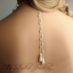 Beach Themed Wedding Ideas, Winter Bridal Jewelry, Diy Pearl Necklace, Wedding Jewelry And Accessories, Beautiful Bridal Jewelry, Themed Wedding Ideas, Beach Themed Wedding, Gifts For Bridesmaids, Bridal Pearl Necklace