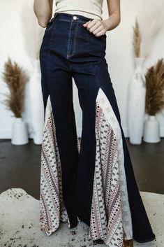 Unique Jeans, Western Outfit, Western Boho, Country Outfits, Mix Media, Sweater Blouse, Summer Look, Western Outfits, Cropped Tank Top