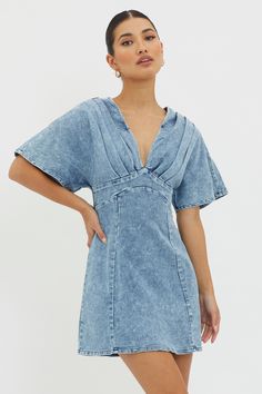 Jessika Pleated Bust Mini Dress Denim Blue Jeans Gown, Jeans Dress Outfit, Denim Dress Fall, Denim Dress Outfit, Blue Jean Dress, Selfie Leslie, Gameday Dress, Homecoming Outfits, Dress Denim