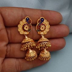 Discover the allure of Handmade Gold Jewelry at https://morvijewels.etsy.com/   Get a dazzling 25% off on all our 22k and 18k gold pieces. Don't miss out on this limited-time offer. Shop now and embrace the radiance of gold! Beautiful 22 Karat Gold Handmade Earrings jhumki Traditional Design jewelry Gold Purity- 22k yellow Gold Length - 5 cm Width - 1.8 cm max Weight - 14.44 grams approx The earrings comes with normal push/backs If you want real gold push please let us know. Thank You Click to s Indian Style Wedding, Earrings Jhumka, Handmade Gold Jewellery, Earrings Chandelier, Wedding Indian, Jhumki Earrings, Yellow Gold Earrings, Gold Piece, Design Jewelry