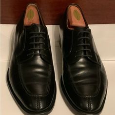 Elevate Your Wardrobe With These Hickey Freeman Handmade Black Dress Shoes. These Italian-Crafted Shoes Are In Good Condition And Feature A Split Toe Design, Lace-Up Closure, And Solid Pattern. The Leather Outsole And Upper, Plus Leather Insole, Ensure Comfort And Durability. The Hickey Freeman Brand Is Known For Its Quality And Style, Making These Oxfords A Must-Have For Any Fashionable Man. Perfect For Formal Events, Business Meetings, Or Even A Date Night Out. Step Up Your Shoe Game With These Timeless Dress Shoes. Shoe Trees Not Included. Events Business, Black Oxfords, Black Dress Shoes, Timeless Dress, Oxford Dress Shoes, Suit Shoes, Shoes Handmade, Winter Break, Oxford Dress