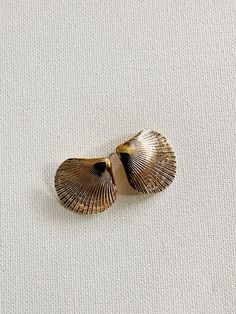 Beautifully detailed, gold plated cockle shell studs. Pairs perfectly with our tiny gold plated studs. DETAILS: 1” Gold Plated Shells Venus Shell, Shell Earrings, Gold Plate, Shells, Plating, Gold