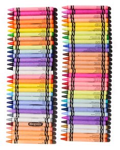 several rows of colored pencils lined up on top of each other