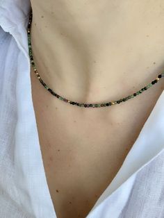 Fine Beaded Necklace, Fashion Accessories Aesthetic, Tiny Beaded Necklaces, Minimalist Bead Necklace, Minimalistic Beaded Jewelry, Minimalist Green Round Bead Necklaces, Minimalist Green Necklaces For Jewelry Making, Minimalist Green Emerald Necklace For Everyday, Everyday Minimalist Green Emerald Necklace