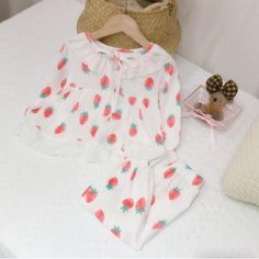 Cotton Girls Lace Strawberry Pattern Pajamas SetItem No.: K623783846006
Applicable gender: girl
Home service category: suit
Style: Korean
Suitable age: middle and small children (3~8 years old, 100~140cm)
Suitable season: spring and autumn, spring, autumn
Thickness: General
Fabric name: Cotton
Main fabric composition: cotton
Main fabric ingredient content: 100 (%)
Color: as shown
Suitable height: 80cm, 90cm, 100cm, 110cm, 120cm, 130cm Playful Long Sleeve Matching Set, Playful Sleepwear For Spring Sleepover, Sweet White Summer Sleepwear, Sweet White Sets For Spring, Playful Spring Sleepover Sets, Sweet White Spring Sets, Cute Sleepwear For Spring Pajama Party, Sweet Sleepwear For Spring Sleepover, Sweet Sleepwear For Sleepover In Spring