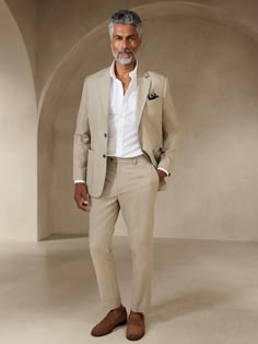 Tailored Casual Summer Suits, Business Casual Notch Lapel Suits For Summer, Tailored Summer Suits For Business Casual, Summer Business Casual Suits With Notch Lapel, Tailored Summer Business Casual Suits, Summer Tailored Business Casual Suits, Tailored Summer Workwear Sets, Tailored Sets For Summer Workwear, Tailored Summer Sets For Workwear