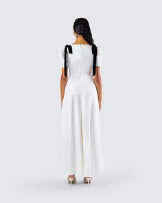 Be the girl of their dreams in this white maxi dress 😙 Made from crepe fabric and complete with velvet bows at the shoulders and puff sleeves, this look will have you looking like a walking fairytale 🤍 Velvet Bows, Black Off Shoulder, White Maxi Dress, Graphic Top, White Jersey, White Maxi, Velvet Bow, White Maxi Dresses, Pocket Pants