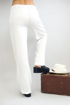 Extremely comfy and amazingly looking linen, harem style pants for women. These pants look stylish and will look equally beautiful with any style tops. Pants has two side pockets and drawstring closure in the front. These linen pants can be worn on many occasions, especially for casual time, during holiday and beach season. Perfect bottoms solution for women who prefer elegance, comfort and style combined in their every day life. Your will love the quality and design of these pants. Sewn with me Women Linen Pants Outfit, Linen Pants Outfits, Women Linen Pants, Vacation Pants, Linen Pants For Women, Boho Formal, Pants For Summer, Linen Pants Outfit, Maxi Pants