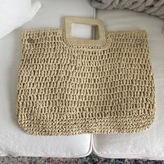 Straw Bag Brand New And Lined Summer Beige Rectangular Bag, Chic Natural Box Bag For Summer, Beige Top Handle Box Bag For Summer, Square Beige Satchel For Vacation, Summer Square Beige Bag, Square Travel Bags For Spring, Rectangular Neutral Shoulder Bag For Beach, Neutral Rectangular Shoulder Bag For Beach, Chic Large Capacity Box Bag For Vacation