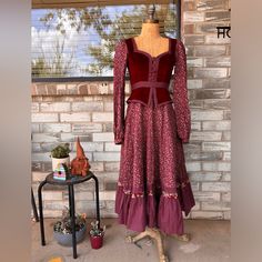 Great Condition. No Holes Or Stains. The Polkadot Fabric Does Seem To Be A Little Faded Most Likely Due To The Age Gunne Sax, The Age, Bodice, Dresser, Polka Dots, Midi Dress, Size 7, Velvet, Womens Dresses