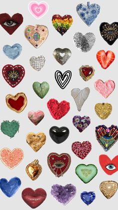 many different colored hearts are arranged together