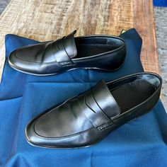 Harrys Of London, Black, Loafers Model: Downing G Soft Leather Black Style: Loafer Material: Soft Nappa Color: Black Size: 44 G (Us 11) Used For 4 Months - Once Or Twice A Week Only - Very Good Condition Link: Https://Harrysoflondon.Com/En-Us/Products/Downing-G-Soft-Leather-Black-1 Retails For $525; $572 (With Tax, Free Shipping) Comes With Original Harrys Of London Shoe Bag. Mens Shoes Black, London Shoes, Tax Free, Black Loafers, 4 Months, Black Style, Shoes Black, Slip Ons, Loafer Shoes