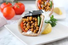 Chickpea Gyros, School Night Dinner, Vegetarian Meal Plans, Dinners For 2, Vegetarian Lunch Ideas, Chic Peas, Nutritarian Diet, Vegan Chickpea Curry, Curry Recipes Easy