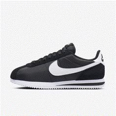 You spoke. We listened. Based on your feedback, we've revamped the original Cortez while maintaining the retro appeal you know and love. Now with a wider toe area and firmer side panels, you can comfortably wear them day in and day out. Plus, reengineered textile helps prevent warping or creasing. Cortez fans—this one’s for you. Big Guy Style, Nike Cortez Black, Nike Cortez Shoes, Throwback Aesthetic, Cortez Shoes, Nike Shoes Women Fashion, Shoes Inspiration, Nike Models, Wide Width Shoes