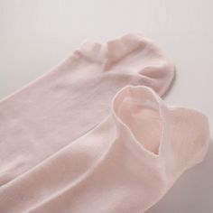 Free Shipping on orders $55+First Order 10 % OFF, CODE: DAISYSILKFREE Scrunchy or Eye Mask Gift on Orders $100+(No Code Needed) Silk Women Socks 80% silk+17% nylon+3% spandex One size Quality guaranteed, wonderfully comfortable, hassle-free Shopping. Exquisitely workmanship, and crafted from 100% silk for a luxurious feel, these silk socks are very popular for women. It feels so soft and comfortable against the skin. And the breathability, antibacterial, and skin-friendly properties make it is p Silk Socks, Women Socks, Mens Pajamas, Pajama Shirt, Kids Pajamas, Random Color, Free Shopping, Pajamas Women, Socks Women