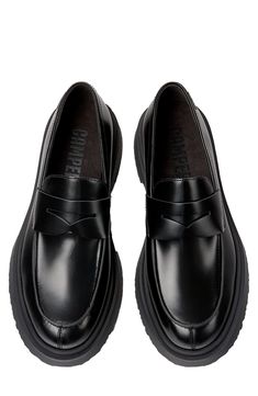 Best Loafers, Black Loafers Men, Mens Black Dress Shoes, Mens Leather Loafers, Penny Loafers Men, Big Men Fashion, Chunky Loafers, Black Dress Shoes, Black Leather Loafers