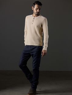 A Henley is one of those pieces you should never be without since it’s versatile enough to layer under a sweater or jacket for extra warmth but also looks cool when worn on its own. The Milford Waffle Henley is carefully crafted from 100% organic material sourced from Peru, including textured waffle cotton distinctly balanced by contrast poplin fabric. Waffle Henley, Poplin Fabric, Card Sizes, Peru, Waffles, Fabric