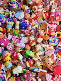 mini scoop comes with around 25-30 charms med scoop around 50 charms large scoop around 75 charms Bead Charms Bracelet, Cool Charms, Plastic Charms, Kawaii Charms, Charm Ideas, Pink Teddy Bear, Charms For Bracelets, Necklace Charms, Bead Charms Diy