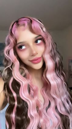 Draculaura Hair, Skunk Hair, Split Dyed Hair, Chunky Highlights, Hair Color Streaks, Fairy Hair, Dyed Hair Inspiration, Pretty Hair Color, Hair Color And Cut