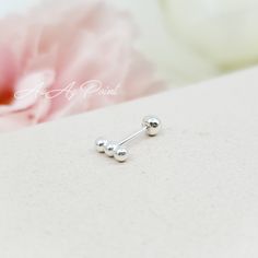 ⭐️ This listing is for ONE piece. ⭐️ ☘️ ITEM DETAILS Gauge : 20 Gauge (0.8mm) Bar Length : 6 mm Top Size : 6 mm Material : 925 Silver  Externally Threaded Ball End : 3 mm ☘️ Shipping Information  Processing time: 1-2 business days Ships within the States and Internationally United States Postal Service (USPS) - Standard Delivery Provides Tracking Number Nickel-free Adjustable Cartilage Drop Earrings, Information Processing, Ball Earrings, Us States, Postal Service, Helix, Conch, Jewelry Earrings Studs, 925 Silver